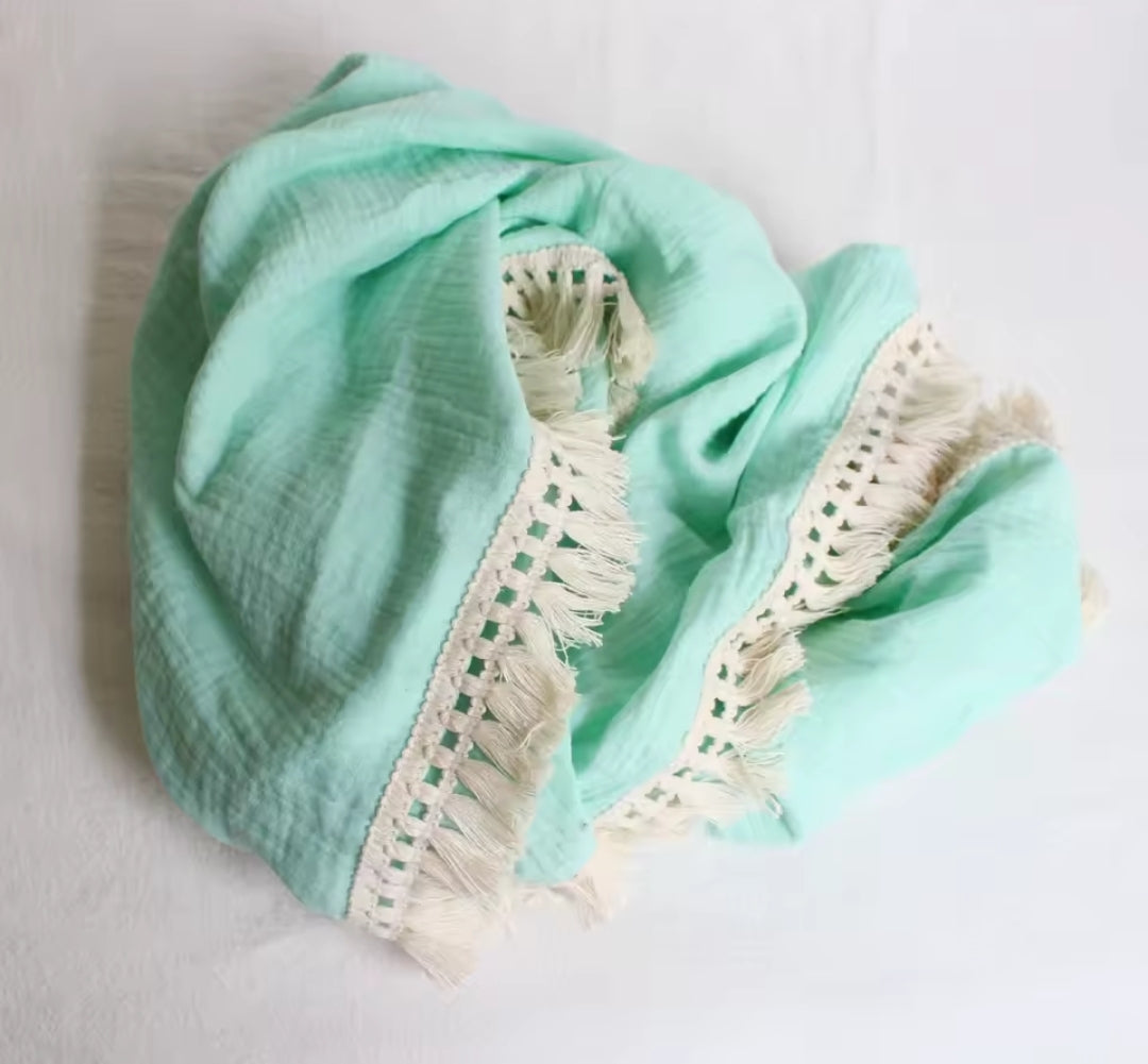 Tester - Embrodiered baby blanket, Muslin type with tassels edging