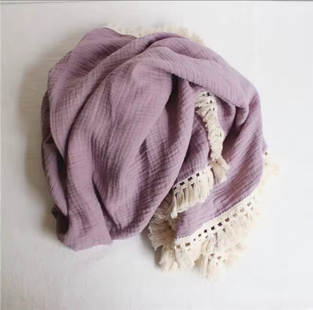 Tester - Embrodiered baby blanket, Muslin type with tassels edging
