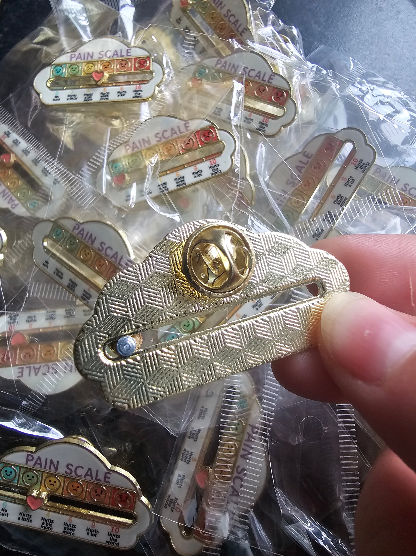 Pain Scale Enamel Pin badge. Sliding scale pain score, nurse pin, student nurse pin